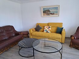 In top Location With Beautiful sea View