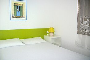 Residence Marina di Pinarello With Four Rooms