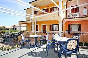 Apartment in Tamarispa With Garden Furniture