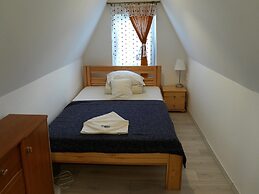 Bungalow in Kolczewo With Parking Space