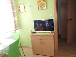 Comfortable Studio for 2 People, by the sea