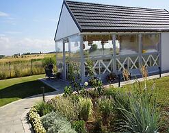 Beautiful Holiday Home, 2 Bedrooms, Mielenko