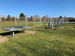 Beautiful Holiday Home, 2 Bedrooms, Mielenko