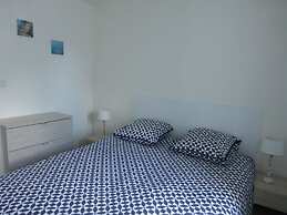 Apartment Near the Beach in Ploulec'h