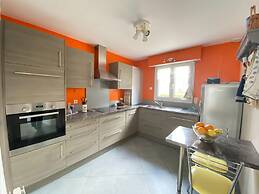 Pretty Terraced House Near the Beach, Damgan