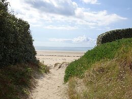 Charming Cottage on Idyllic Property, Near the Beach, Denneville