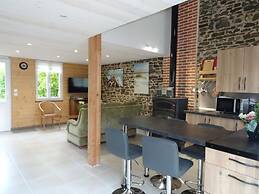 Charming Cottage on Idyllic Property, Near the Beach, Denneville