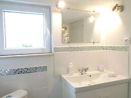 Charming Cottage on Idyllic Property, Near the Beach, Denneville