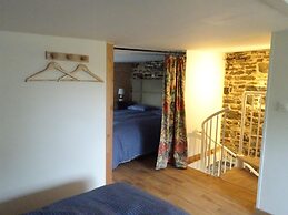 Charming Cottage on Idyllic Property, Near the Beach, Denneville