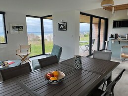 Villa With Superb sea View, Beach Access 400 m