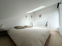 Villa With Superb sea View, Beach Access 400 m