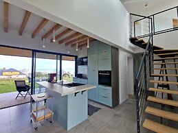 Villa With Superb sea View, Beach Access 400 m