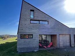 Villa With Superb sea View, Beach Access 400 m