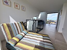 Villa With Superb sea View, Beach Access 400 m