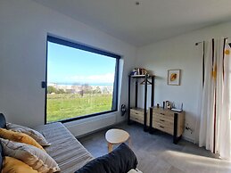 Villa With Superb sea View, Beach Access 400 m