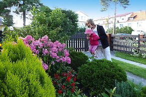 Apartment in ?winouj?cie With Garden