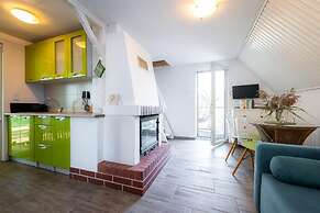 Two-storey Holiday House by the Lake, Klepnica