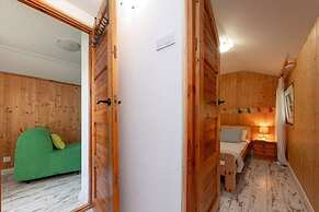Two-storey Holiday House by the Lake, Klepnica
