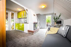 Two-storey Holiday House by the Lake, Klepnica