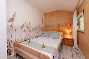 Two-storey Holiday House by the Lake, Klepnica
