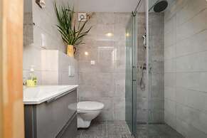 Two-storey Holiday House by the Lake, Klepnica