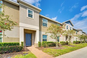 12 Mi to Disney Parks: Townhome w/ Pool Access!