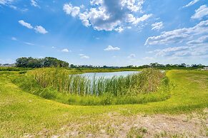 12 Mi to Disney Parks: Townhome w/ Pool Access!