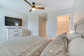 12 Mi to Disney Parks: Townhome w/ Pool Access!