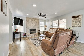 Glendale Gem: Outdoor Pool Table & Kitchen!