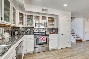 Glendale Gem: Outdoor Pool Table & Kitchen!