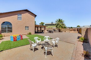 Glendale Gem: Outdoor Pool Table & Kitchen!
