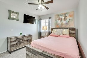 Glendale Gem: Outdoor Pool Table & Kitchen!