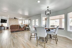 Glendale Gem: Outdoor Pool Table & Kitchen!