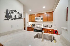 Near Hiking: Renovated Breck Condo w/ Tennis Court