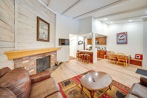Near Hiking: Renovated Breck Condo w/ Tennis Court