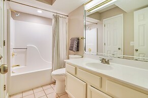 Branson Getaway w/ Pool Access < 4 Mi to 76 Strip!
