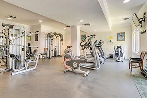 Branson Getaway w/ Pool Access < 4 Mi to 76 Strip!