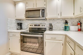 Branson Getaway w/ Pool Access < 4 Mi to 76 Strip!