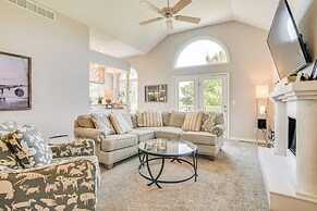 Branson Getaway w/ Pool Access < 4 Mi to 76 Strip!