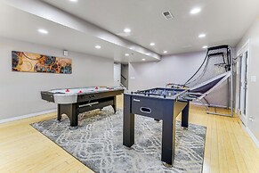 Sprawling Utah Mansion w/ Private Hot Tub & Sauna