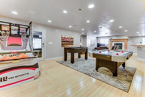 Sprawling Utah Mansion w/ Private Hot Tub & Sauna