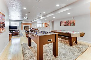 Sprawling Utah Mansion w/ Private Hot Tub & Sauna