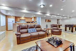 Sprawling Utah Mansion w/ Private Hot Tub & Sauna