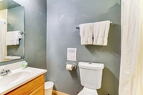 Sprawling Utah Mansion w/ Private Hot Tub & Sauna