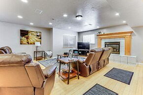 Sprawling Utah Mansion w/ Private Hot Tub & Sauna