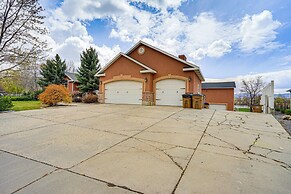 Sprawling Utah Mansion w/ Private Hot Tub & Sauna