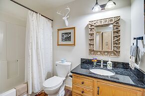 Cabin w/ Hot Tub, Deck & Mtn Views in Westcliffe!
