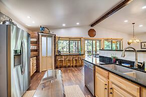 Cabin w/ Hot Tub, Deck & Mtn Views in Westcliffe!