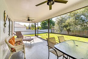 Near Shopping & Restaurants: Cape Coral Getaway