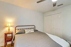 Near Shopping & Restaurants: Cape Coral Getaway